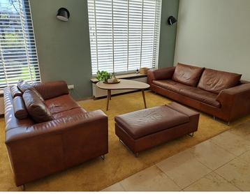 Okergeel tapijt beschikbaar voor biedingen