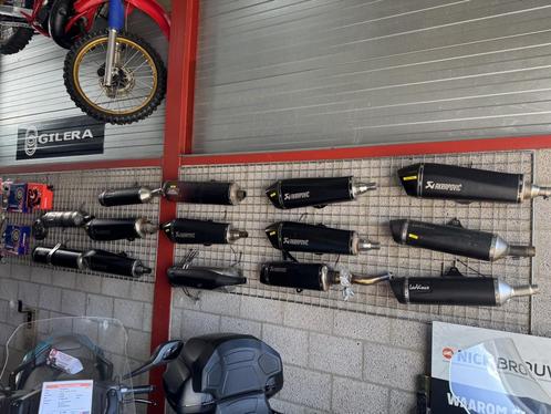 Piaggio MP3 400 / 500 & Fuoco Akrapovic uitlaat zwart, Motoren, Onderdelen | Overige, Gebruikt, Ophalen of Verzenden