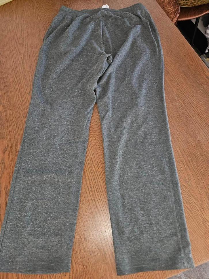 donker grijze joggingbroek maat XL  (z10, Kleding | Dames, Broeken en Pantalons, Zo goed als nieuw, Maat 46/48 (XL) of groter