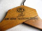 Voorloorlogse houten kleerhanger C&A, ook voor heerenkleding, Ophalen of Verzenden, Gebruikt, Gebruiksvoorwerp