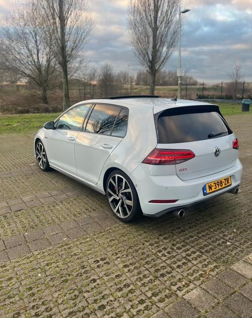 Golf 7.5 Gti SilverWhite 2017, Auto's, Volkswagen, Bedrijf, Golf, Benzine, E, Hatchback, Automaat, Geïmporteerd, Wit, Voorwielaandrijving