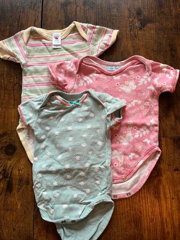 Pakket babykleding maat 50 - zomer beschikbaar voor biedingen