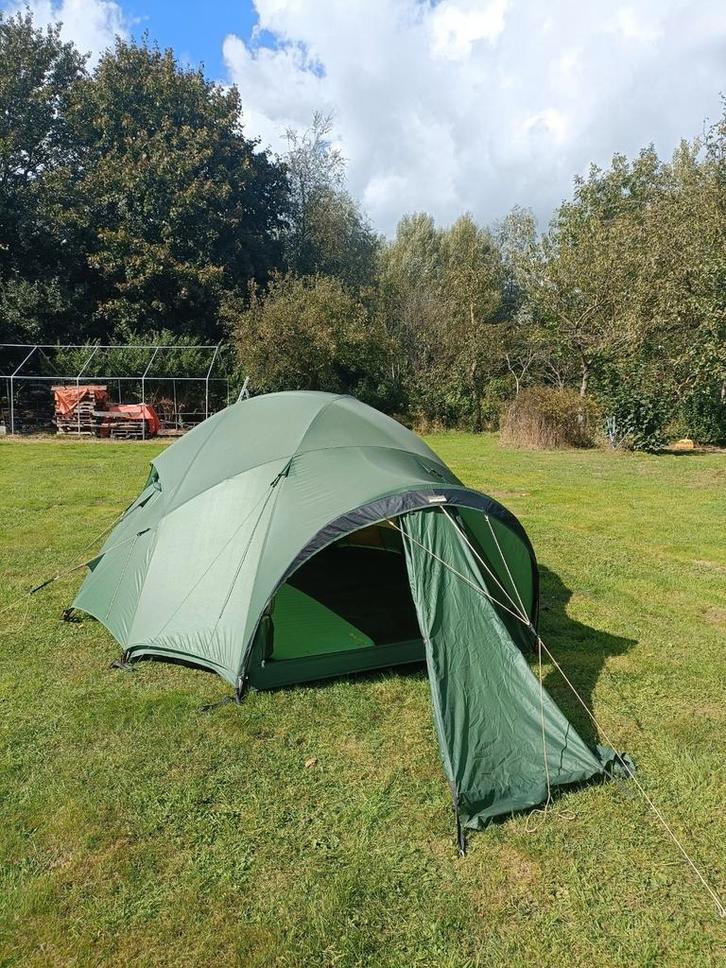 Lowland Ice Cap, 5 persoons tent, dome., Caravans en Kamperen, Tenten, tot en met 5, Gebruikt, Ophalen of Verzenden