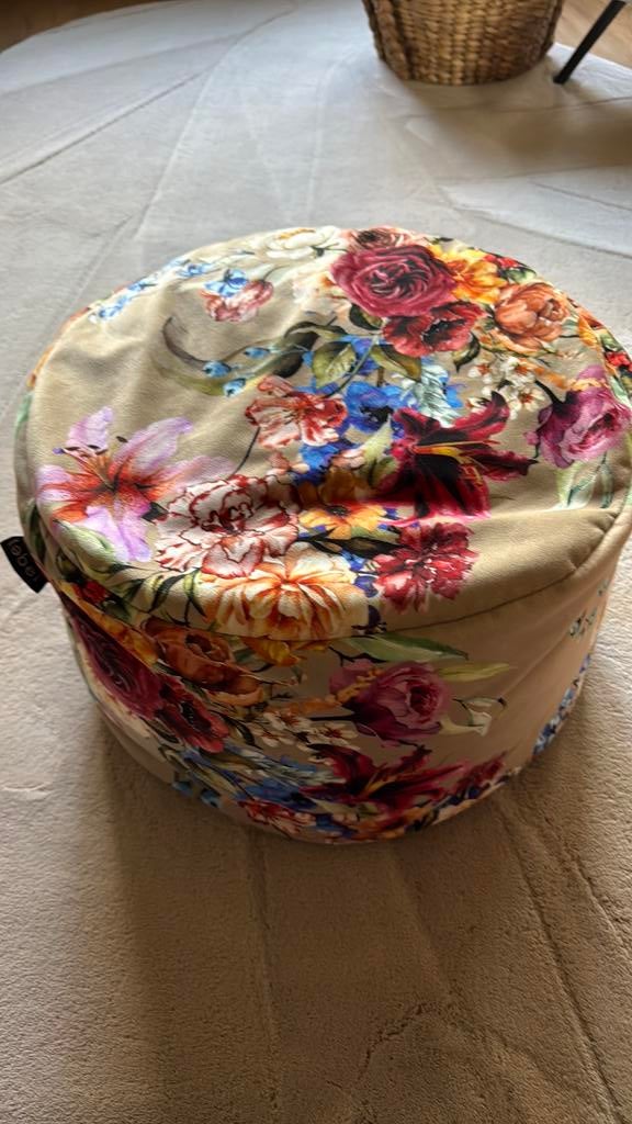 Poefje met bloemprint., Ophalen, Zo goed als nieuw, Rond, Minder dan 50 cm