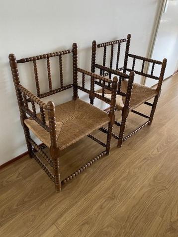 Antieke Bobbin stoelen beschikbaar voor biedingen