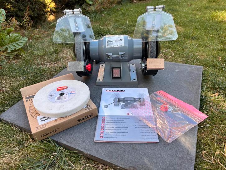 Pattfield slijpmachine, Doe-het-zelf en Verbouw, Gereedschap | Slijpmachines, Zo goed als nieuw, Werkbankslijpmachine, Minder dan 700 watt
