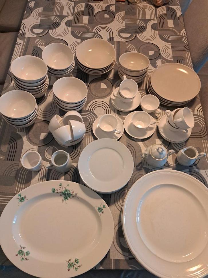Serviesgoed: Soepkommen, Borden, Koffieset en meer!, Huis en Inrichting, Keuken | Servies, Gebruikt, Compleet servies, Overige stijlen