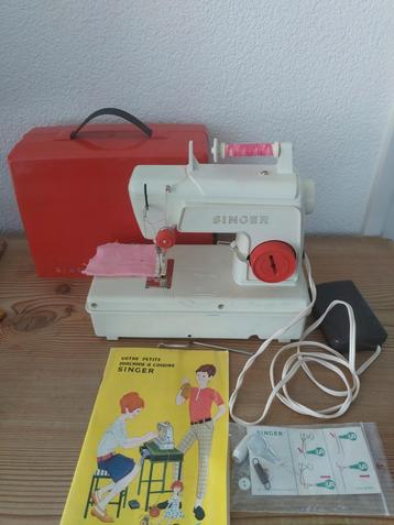 Singer naaimachine voor kinderen, jaren 60, beschikbaar voor biedingen