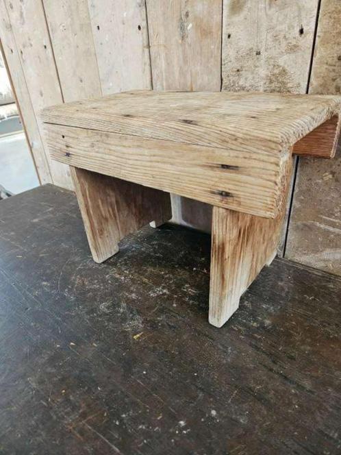 oud bankje ``WOONWINKEL RUSTIEK``, Antiek en Kunst, Antiek | Woonaccessoires, Ophalen of Verzenden