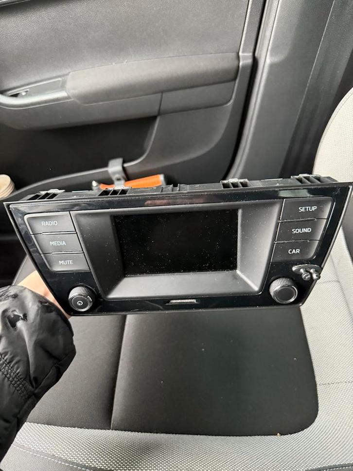 Skoda Fabia 2016 Autoradio - 6V0035867C, Auto diversen, Autoradio's, Zo goed als nieuw, Ophalen