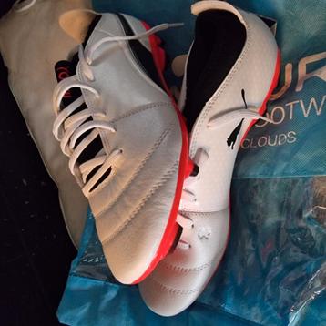 Puma one voetbalschoenen, ooit gekocht, maar nooit gedragen  beschikbaar voor biedingen
