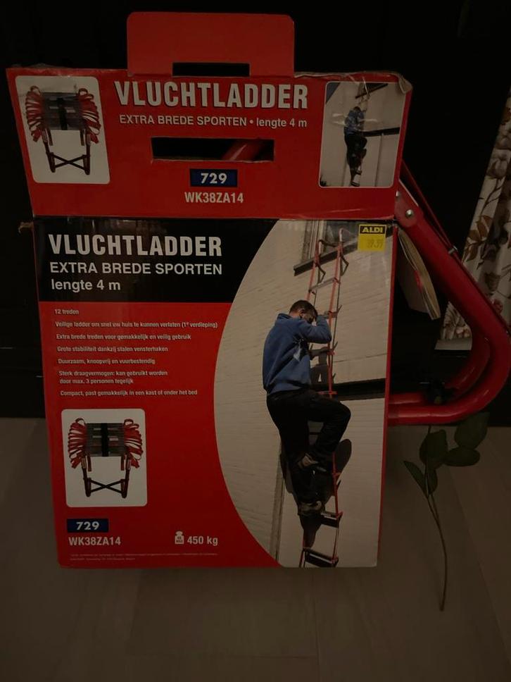 Vluchtladder 4m - Nieuw in doos!, Doe-het-zelf en Verbouw, Ladders en Trappen, Nieuw, Ladder, 4 meter of meer, Opvouwbaar of Inschuifbaar