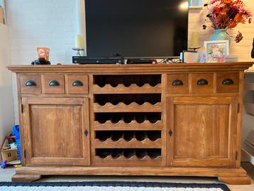 Massieve eikenhouten dressoir kast beschikbaar voor biedingen