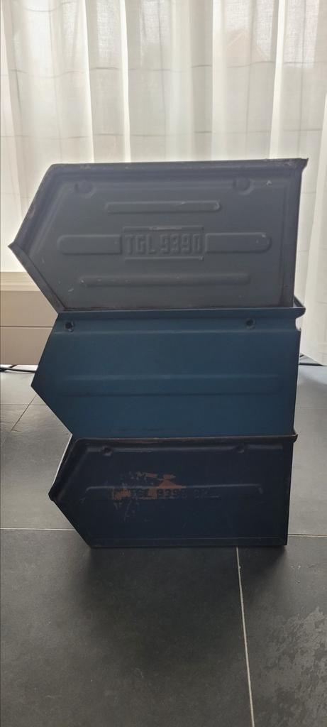 3 metalen industriele magazijn bakken, Ophalen, Minder dan 50 cm, Gebruikt, 50 tot 100 cm