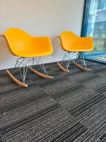 Schommelstoel - reproductie Eames Vitra beschikbaar voor biedingen