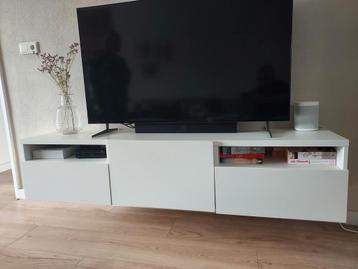 Zwevend wit tv meubel 