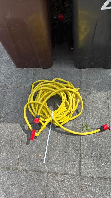 Tuin slang beschikbaar voor biedingen