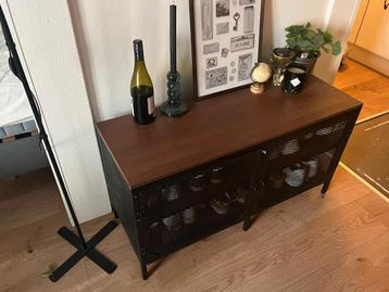 Industrieel TV-meubel/Opbergkast beschikbaar voor biedingen