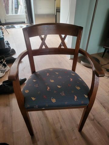 4 Degelijke Stoelen - Bezorging mogelijk beschikbaar voor biedingen