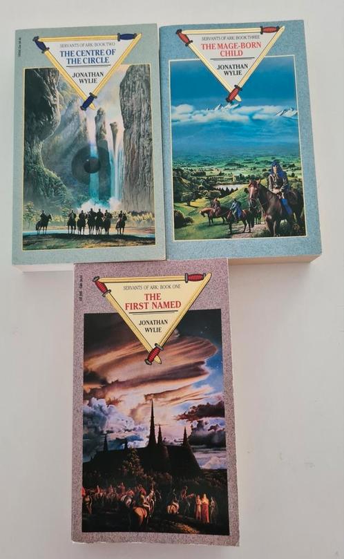 Fantasy trilogie The Servants of Ark van Jonathan Wylie, Boeken, Fantasy, Zo goed als nieuw, Ophalen of Verzenden