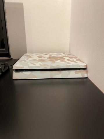 PLAYSTATION 4 INCLUSIEF BENODIGDE beschikbaar voor biedingen