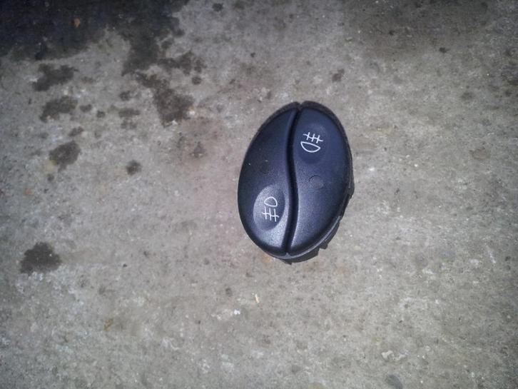 Knopje vd mistlampen Ford Escort 1998, Auto diversen, Overige Auto diversen, Ophalen of Verzenden