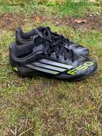 Voetbalschoenen adidas f50, Maat XS of kleiner, Ophalen of Verzenden, Zo goed als nieuw, Schoenen