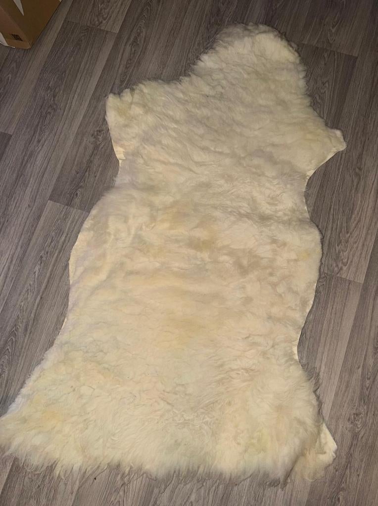 Echt schapenvacht kleed - 150 x 70 cm - 3 stuks beschikbaar, Huis en Inrichting, Woonaccessoires | Plaids en Woondekens, Ophalen