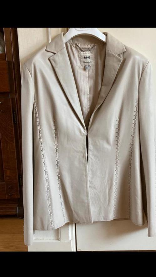 MNG leren jasje, maat 44 (valt als 40/42), Kleding | Dames, Jasjes, Kostuums en Pakken, Zo goed als nieuw, Jasje, Maat 42/44 (L)