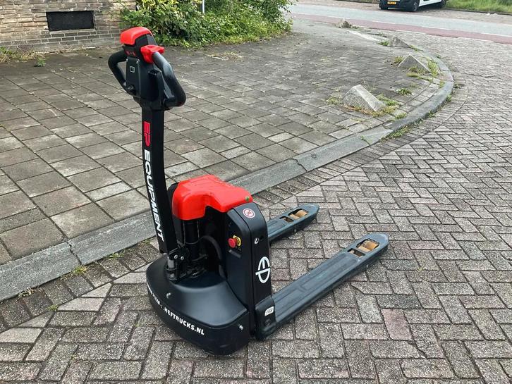 EP EPL154 1500KG BREDE PALLETWAGEN / HEFTRUCK (bj 2024), Zakelijke goederen, Machines en Bouw | Heftrucks en Intern transport