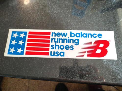Grote Sticker New Balance sport schoenen USA 8 x 29 cm, Verzamelen, Stickers, Nieuw, Sport, Ophalen of Verzenden