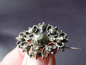 Zilveren bloembroche met roosdiamanten, diamant, bloem beschikbaar voor biedingen