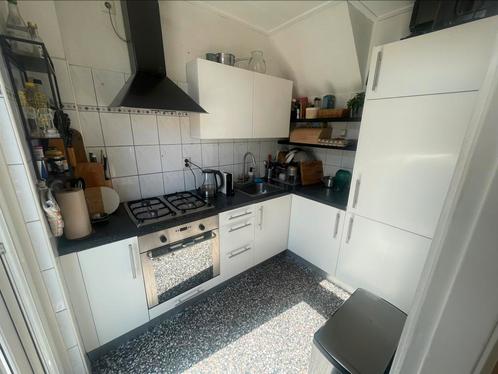 Gratis keuken - incl apparatuur (o.a. koel-vries combinatie), Huis en Inrichting, Keuken | Complete keukens, Zo goed als nieuw