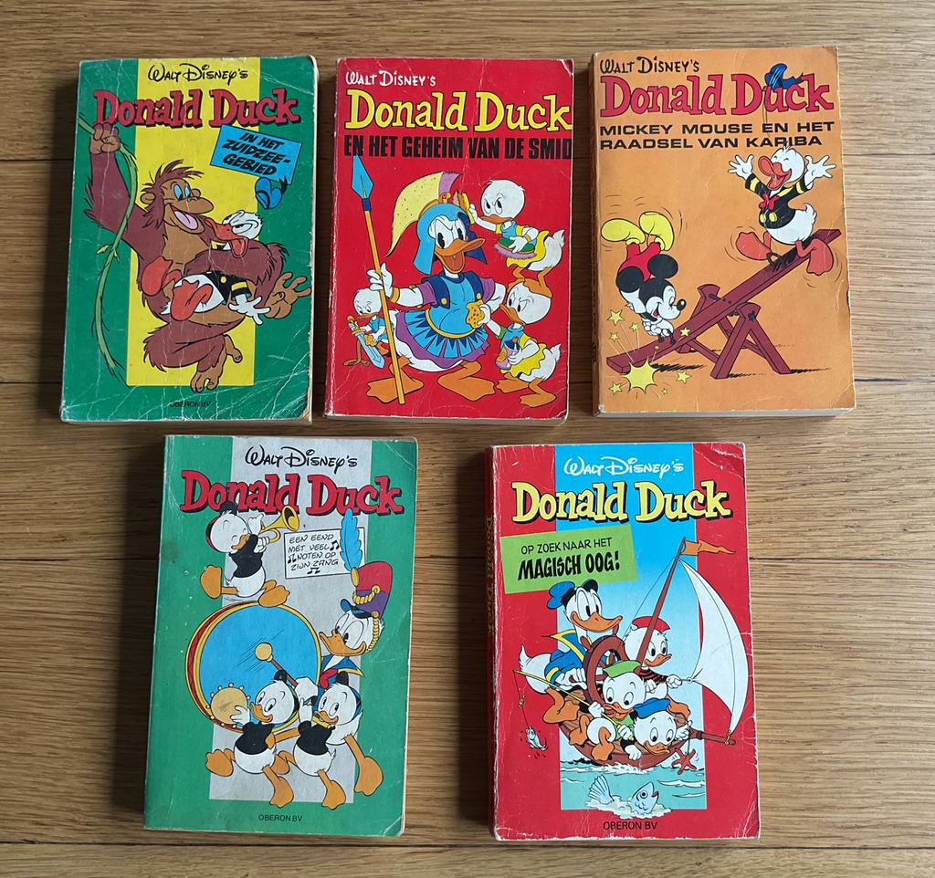 Donald Duck pockets Walt Disney’s - 5 oude exemplaren, Boeken, Strips | Comics, Meerdere comics, Ophalen of Verzenden, Gelezen