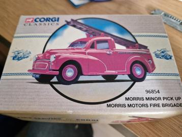 Corgi Morris Minor  Bedrijfsbrandweer  van Morrisfabriek beschikbaar voor biedingen