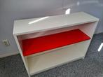 Kleine boekenkast -2 planken - rood/wit, Ophalen, Met plank(en), Gebruikt, 50 tot 100 cm