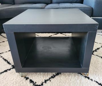 Salon tafel (met wieltjes) beschikbaar voor biedingen