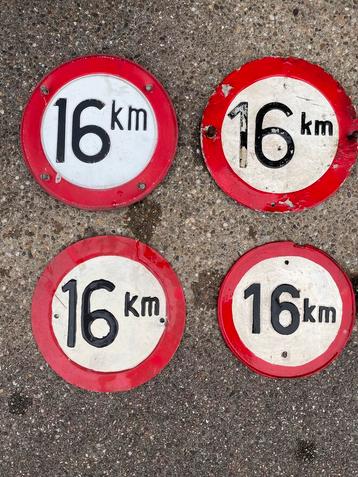 4 stuks ALUMINIUM 16 kilometer bordjes beschikbaar voor biedingen