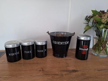 Zwart emaille groenten emmer + koffie thee suiker beschuit beschikbaar voor biedingen