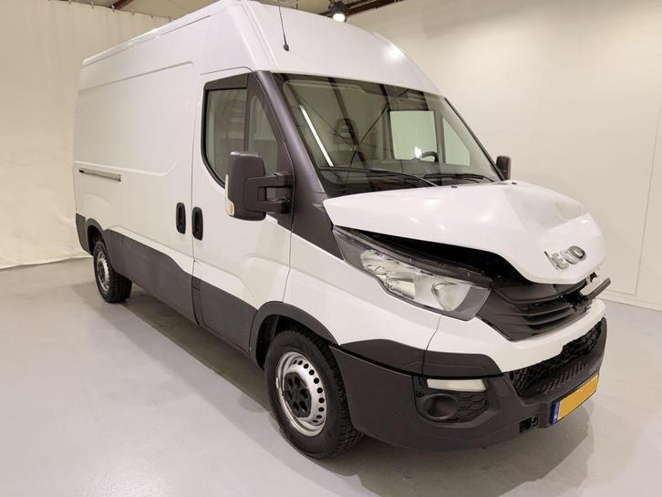 Iveco Daily 35S12V 352 L2H2 (bj 2017), Auto diversen, Schadeauto's, Overige merken, Handgeschakeld, Diesel, Overige carrosserieën
