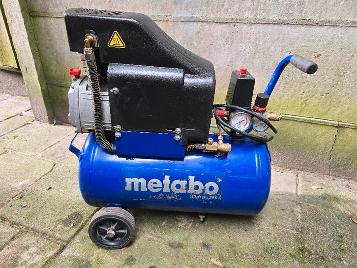 Te koop ; Metabo Compressor 24L, Doe-het-zelf en Verbouw, Compressors, Gebruikt, 6 tot 10 bar, Minder dan 25 liter, 200 tot 400 liter/min