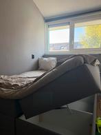 Slaap bed, Huis en Inrichting, Slaapkamer | Boxsprings, Beige, Tweepersoons, Ophalen of Verzenden, Zo goed als nieuw