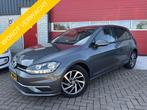 Volkswagen Golf 1.0 TSI Comfortline Business CAMERA / NAVI /, Stof, Gebruikt, Bedrijf, Handgeschakeld