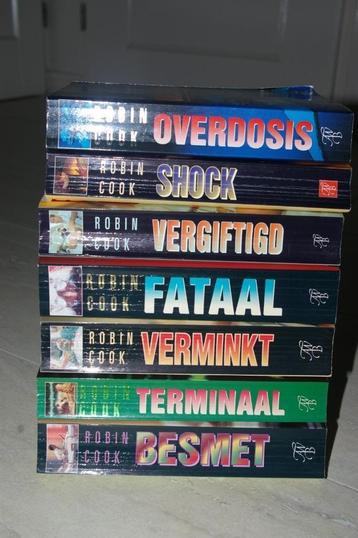 Robin Cook thrillers 7 stuks    Z.g.a.n. beschikbaar voor biedingen