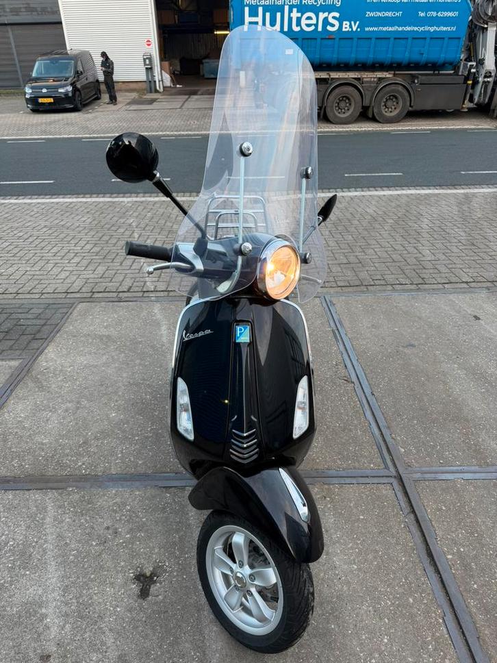 vespa primavera, Fietsen en Brommers, Scooters | Vespa, Gebruikt, Overige modellen, Maximaal 25 km/u, Benzine, Verzenden