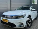 Volkswagen Passat 1.4 TSI GTE Highline | Virtual cockpit |, Auto's, Stof, Zwart, 4 cilinders, Wit