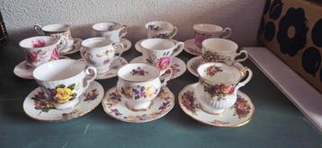 Engels Servies - 11 Kop en Schotels beschikbaar voor biedingen