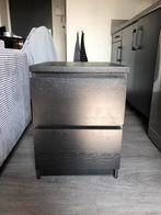Malm nachtkastje van ikea (zwart), Huis en Inrichting, Slaapkamer | Nachtkastjes, Ophalen, Zo goed als nieuw, Hout, Minder dan 45 cm