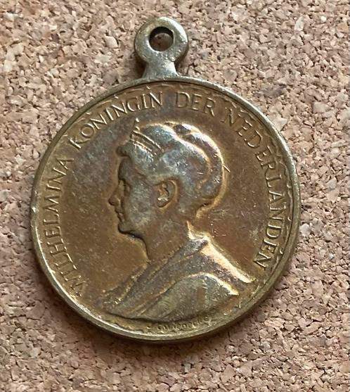 Draag Medaille - 25-jarig regeringsjubileum Wilhelmina 1923, Postzegels en Munten, Penningen en Medailles, Overige materialen
