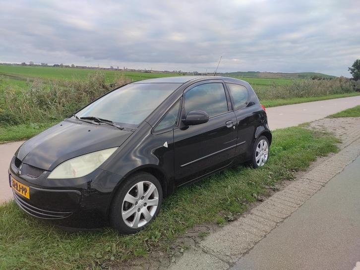 Mitsubishi Colt 1.3 CZ3 2005 Zwart met airco apk tot 26-7-26, Auto's, Mitsubishi, Particulier, Colt, ABS, Airbags, Airconditioning